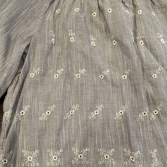 Eyelet Striped Linen Gap Blouse - Picture 2 of 7